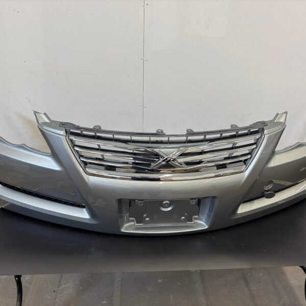 Toyota Mark X GRX120 etupuskuri